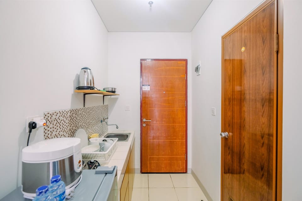 Fridge, stovetop, cookware/dishes/utensils