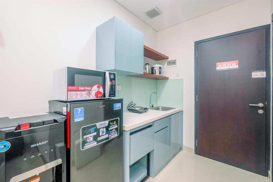 Room | Private kitchen | Fridge, stovetop, cookware/dishes/utensils