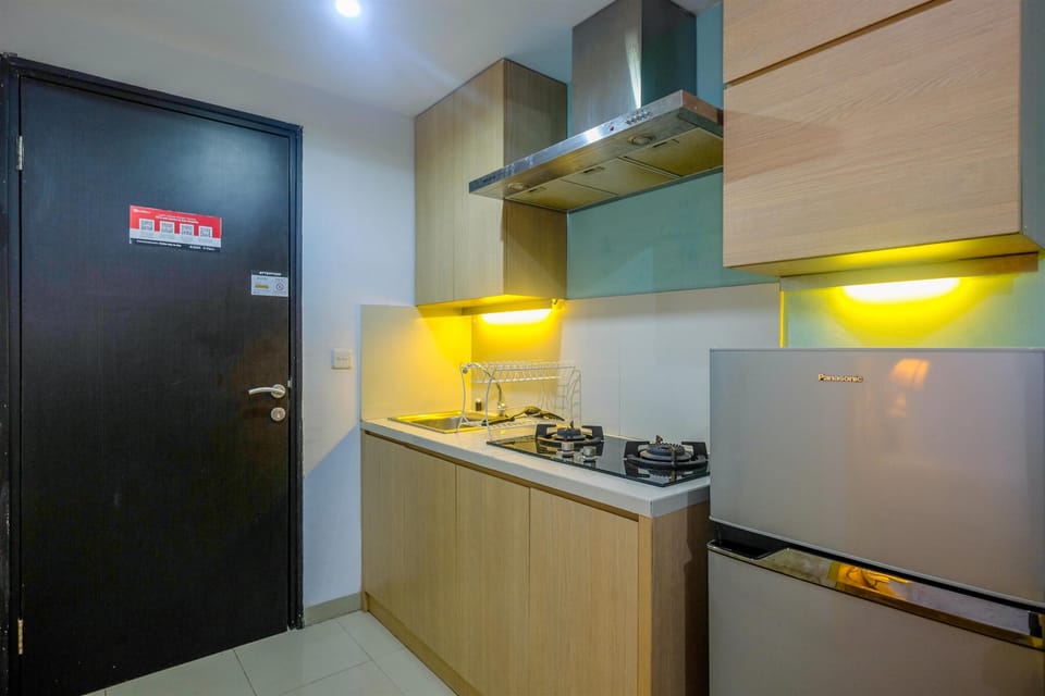 Fridge, stovetop, cookware/dishes/utensils