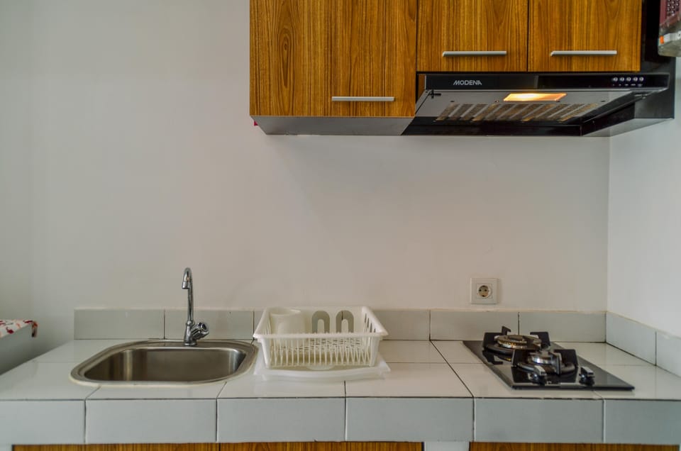 Fridge, stovetop, cookware/dishes/utensils