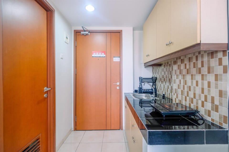Room | Private kitchen | Fridge, stovetop, cookware/dishes/utensils
