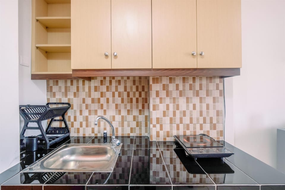 Fridge, stovetop, cookware/dishes/utensils