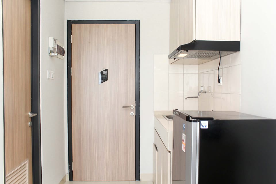 Room | Private kitchen | Fridge, stovetop, cookware/dishes/utensils