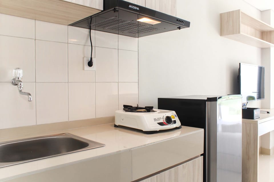 Fridge, stovetop, cookware/dishes/utensils