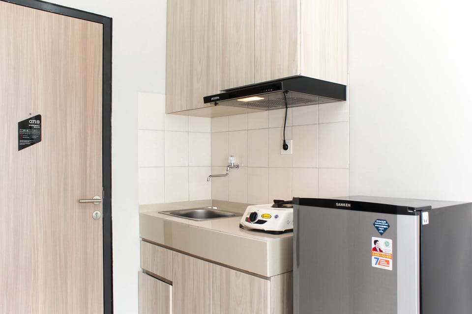 Fridge, stovetop, cookware/dishes/utensils
