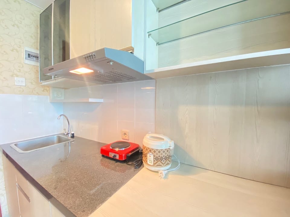 Fridge, stovetop, cookware/dishes/utensils