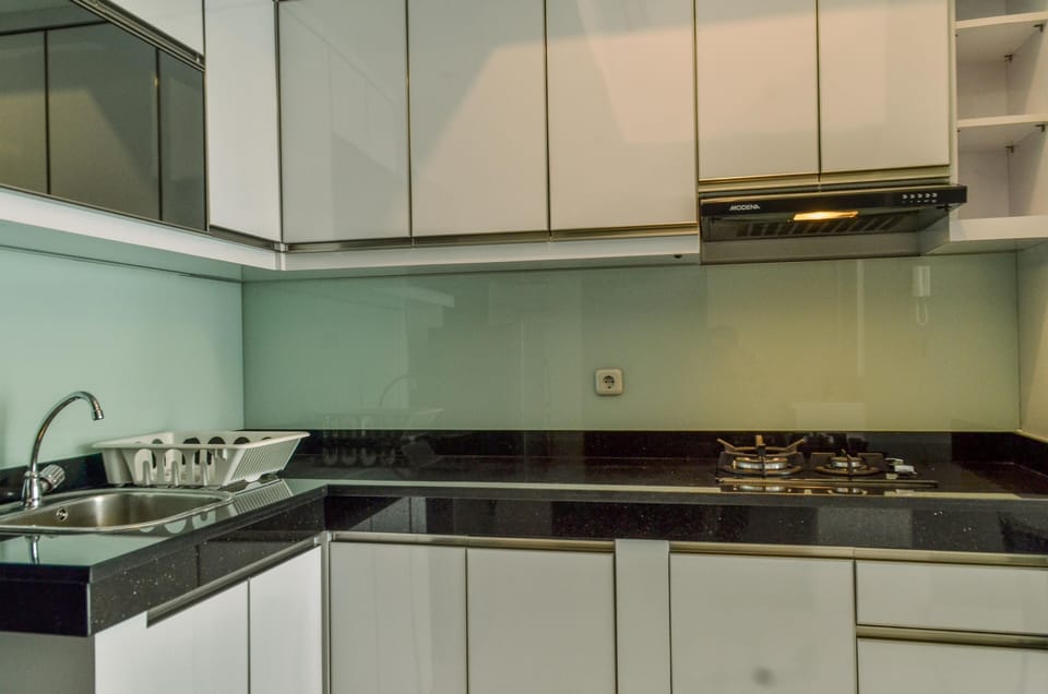 Room | Private kitchen | Fridge, stovetop, cookware/dishes/utensils