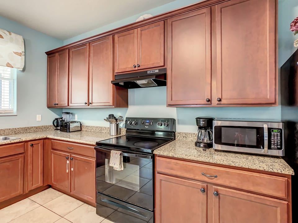 Fully equipped kitchen