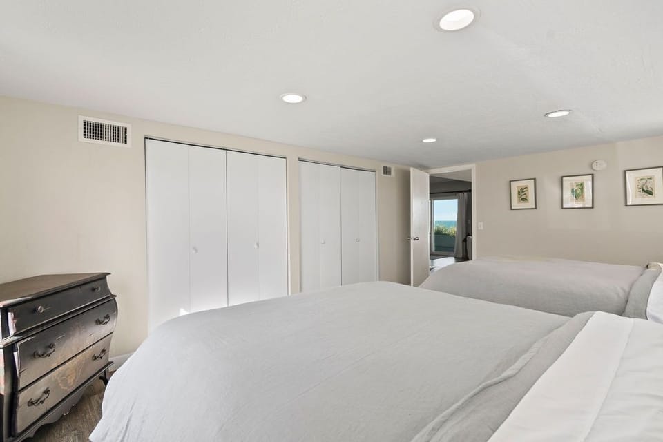 Guest Bedroom 4
Lower Level