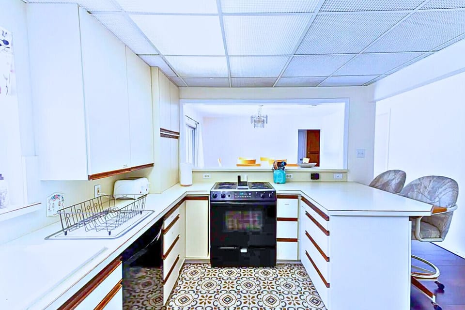KItchen (oven, dish washer, refrigerator/freezer-we do not offer an ice machine or filtered water on refrigerator)
