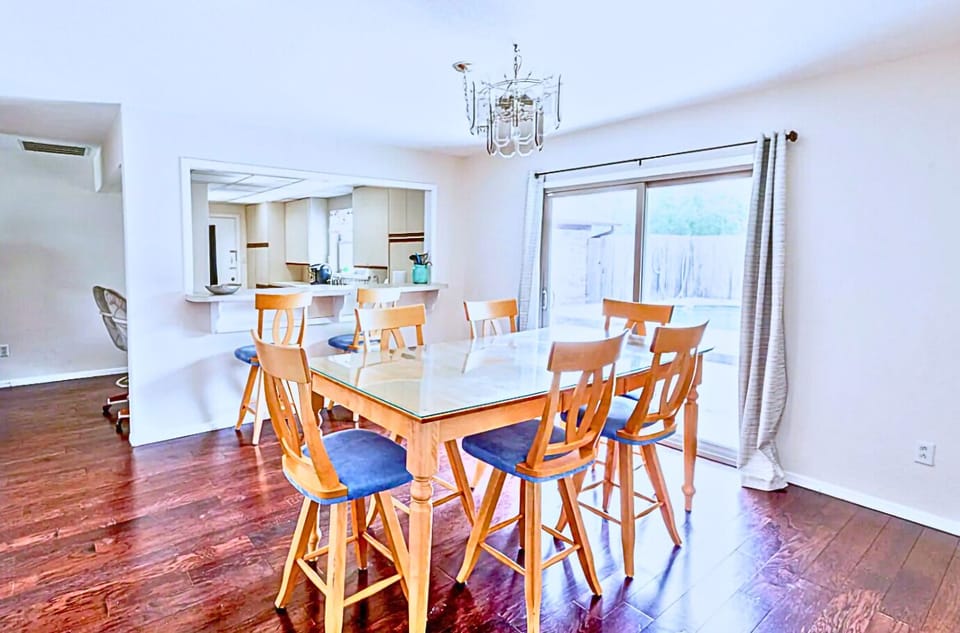 Dining Room - lovely large table