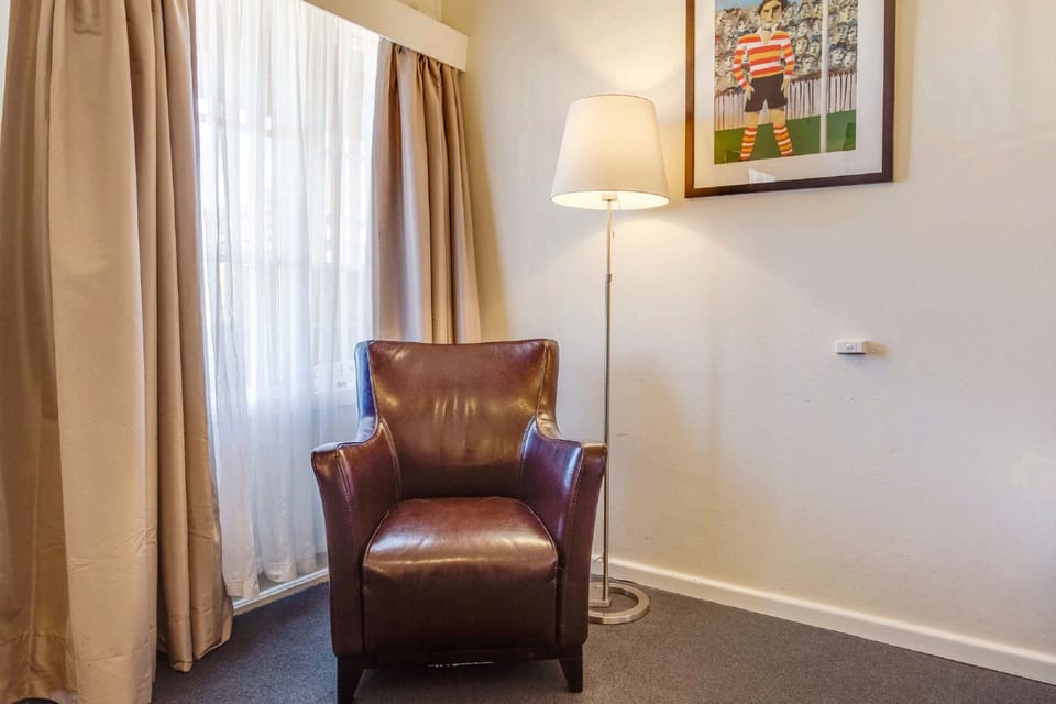 Studio Suite | In-room safe, blackout drapes, iron/ironing board, free WiFi