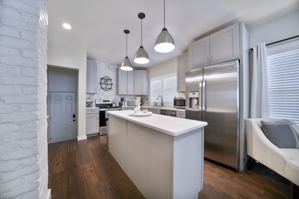 Beautiful all new kitchen
