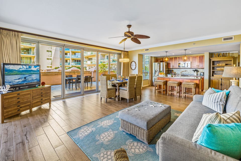 living/dining/kitchen area