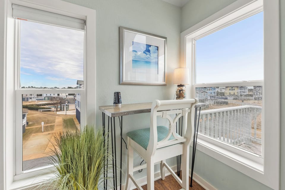 CB11: Inn No Hurry | Top Level Living Area