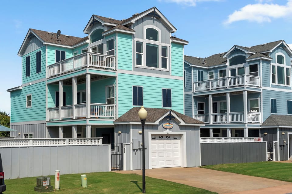 CB11: Inn No Hurry | Front Exterior