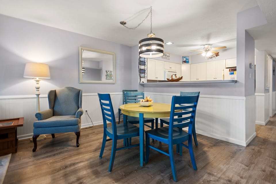 OSF15: Beach Place | Dining Area