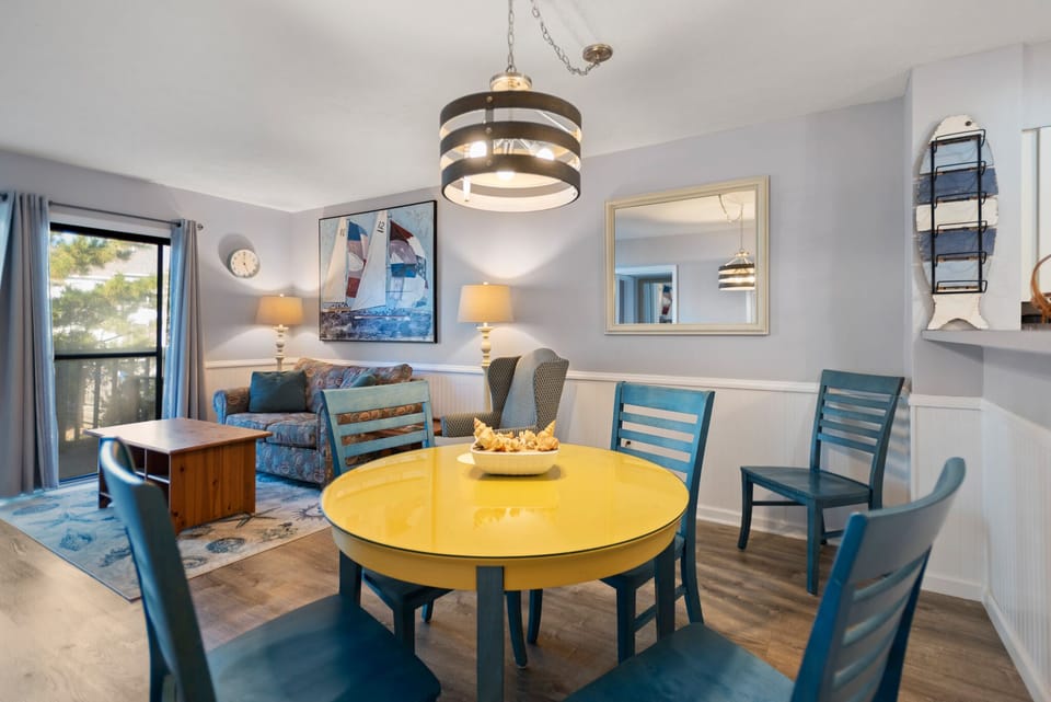 OSF15: Beach Place | Dining Area