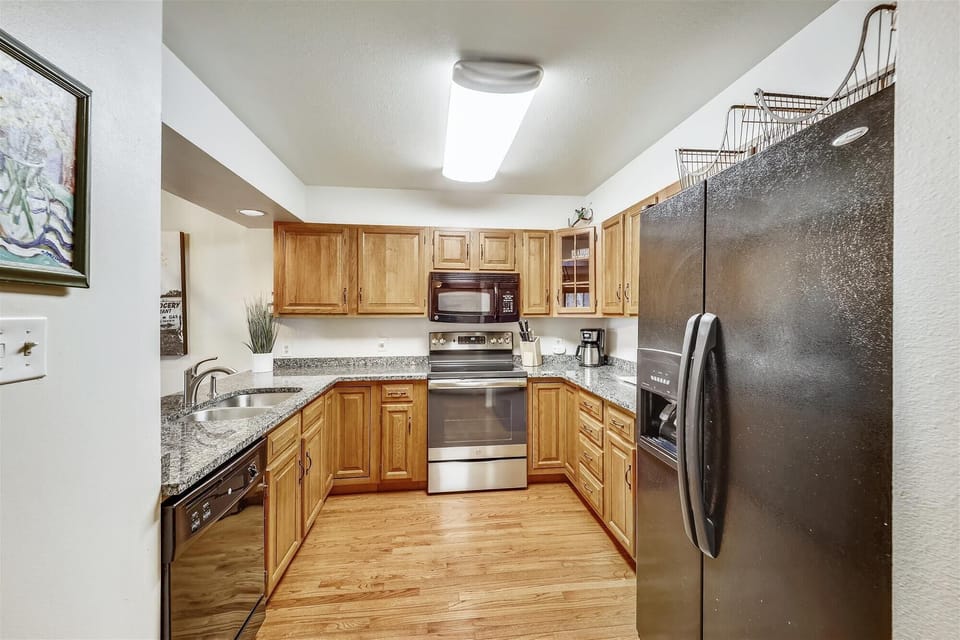 Kitchen, Atrium 003, Breckenridge Vacation Rental