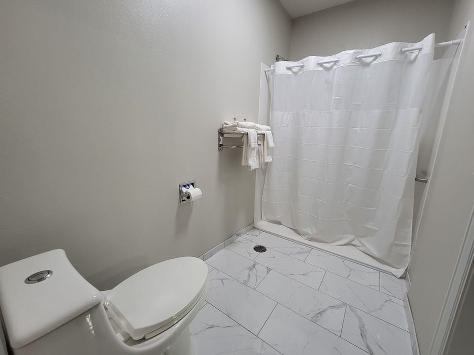 Shower, towels