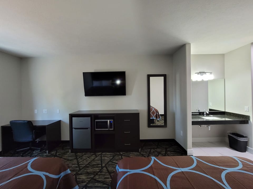 Standard Double Room | WiFi (free), bed sheets