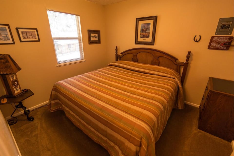 BEDROOM 1