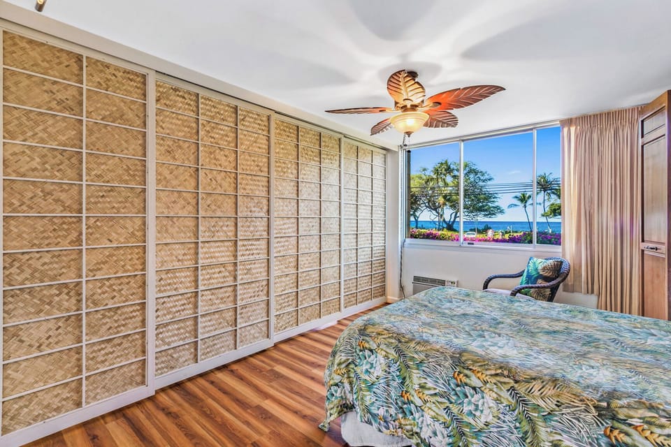 2nd bedroom with bamboo sliding doors closed / ocean view / AC / private bath
