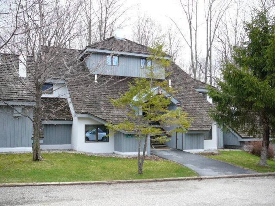 Front view: Capturing the charm and inviting ambiance of our house.