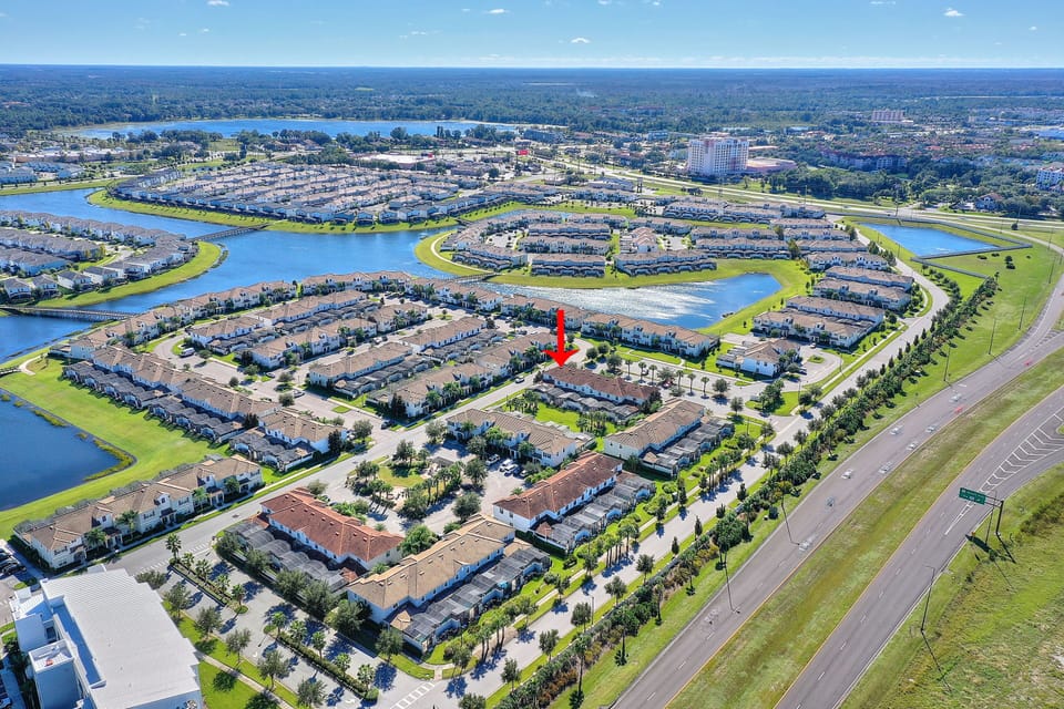 Aerial view of the cumminity and its location