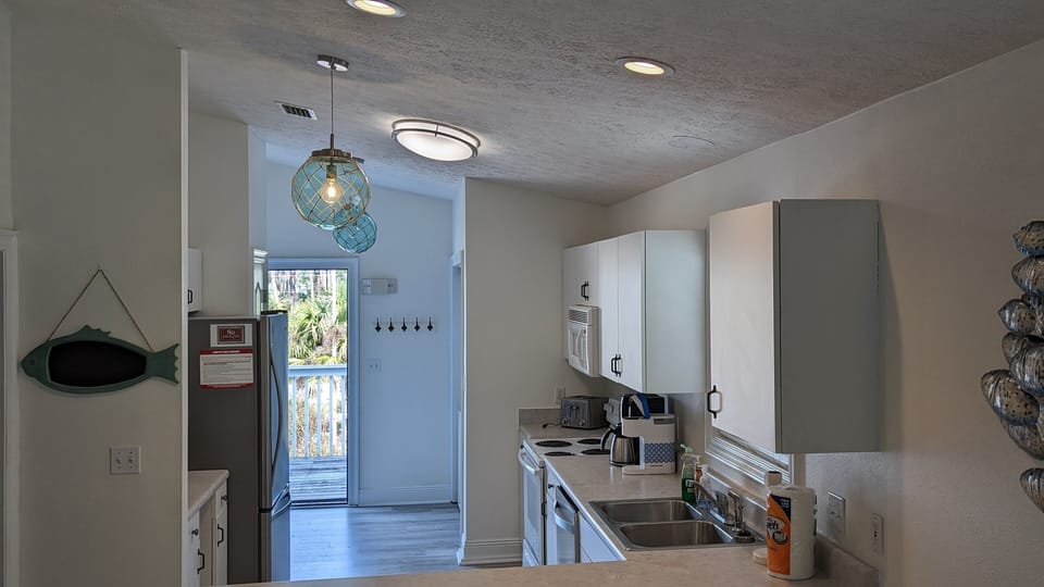 New fridge / dishwasher. Fully stocked kitchen for cooking at home