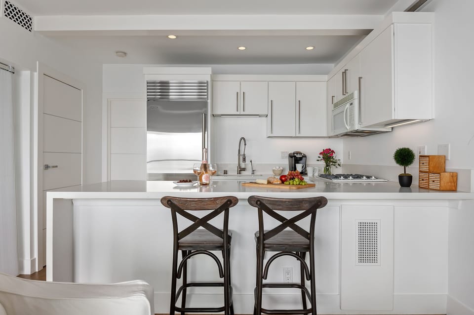Kitchen counter contributes to the spacious kitchen and ample cooking space