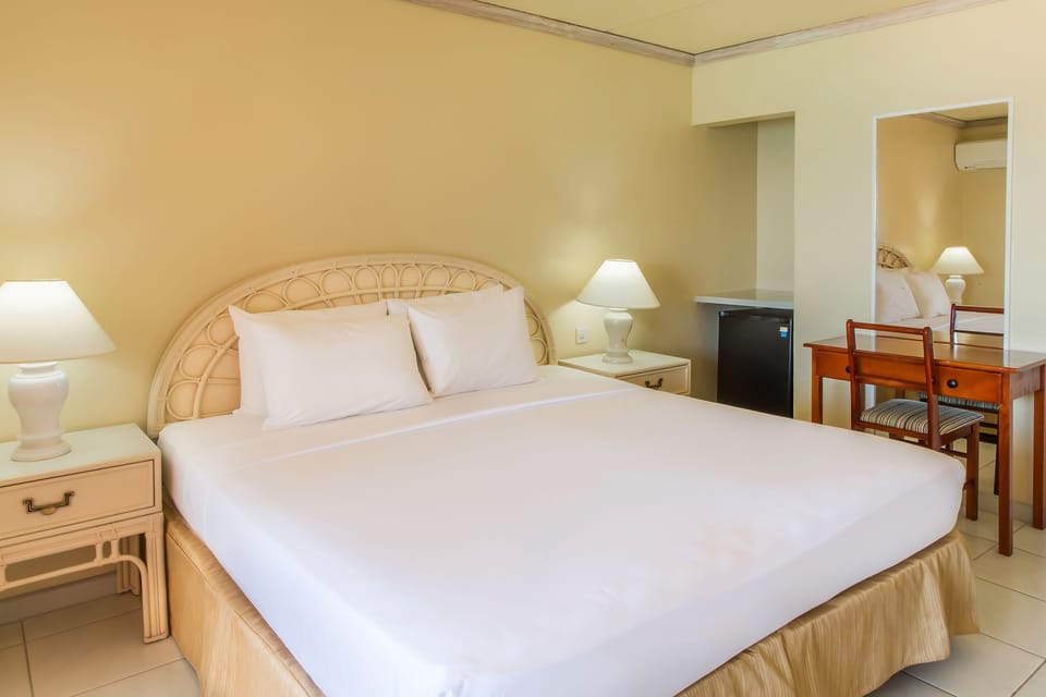 In-room safe, free WiFi, bed sheets