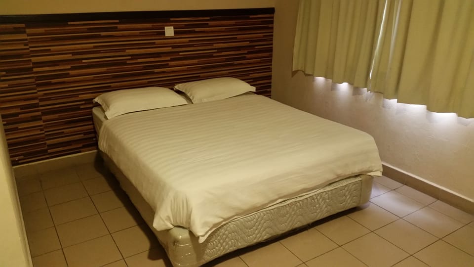 Standard Room | Desk, iron/ironing board, free rollaway beds, free WiFi