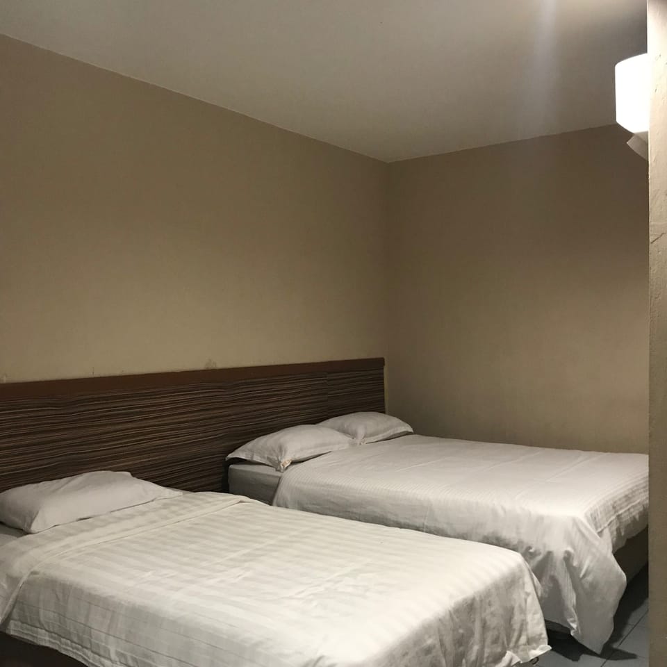 Family Room, No Window | Free WiFi