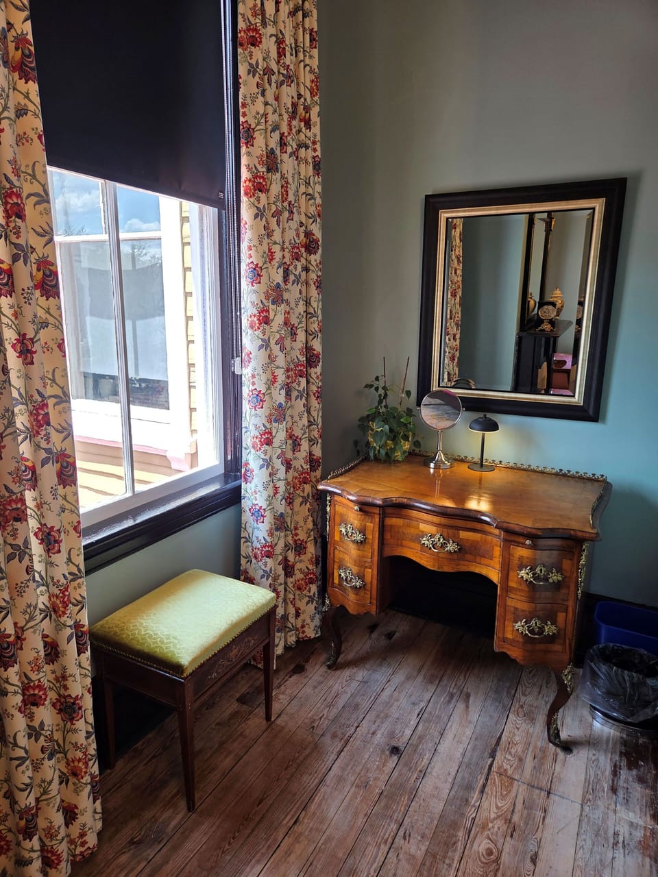 Classic Double Room | Desk, blackout drapes, WiFi (free), individually decorated