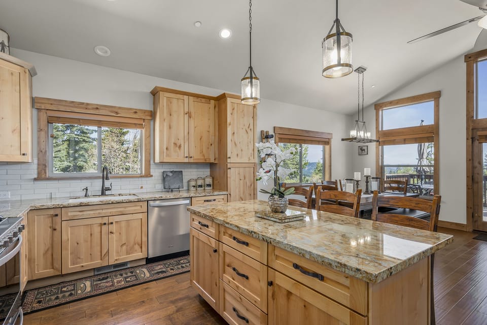 Kitchen:  Mountain View Lodge