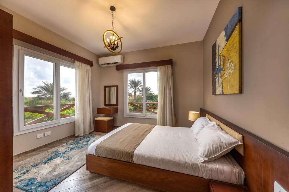 Egyptian cotton sheets, premium bedding, pillowtop beds, WiFi (free)