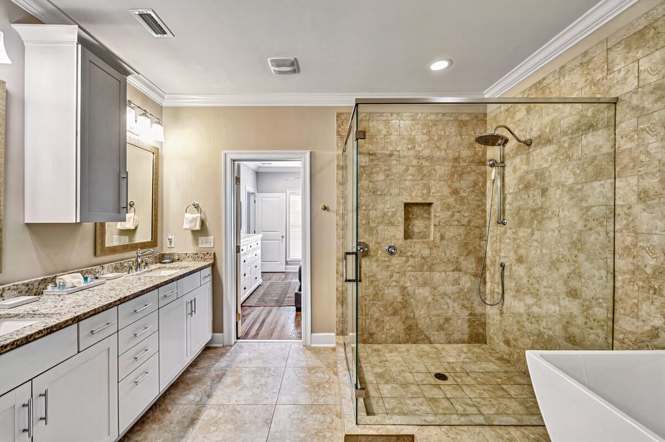 En suite Bathroom #1: Spacious shower stand