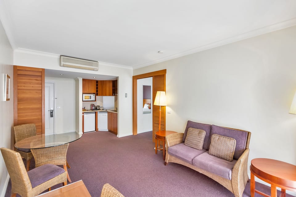 Luxury Apartment  | Minibar, desk, laptop workspace, soundproofing