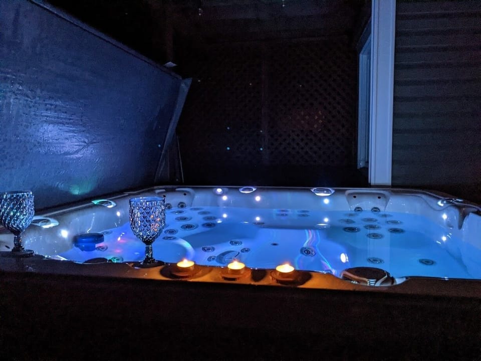 Indoor spa tub