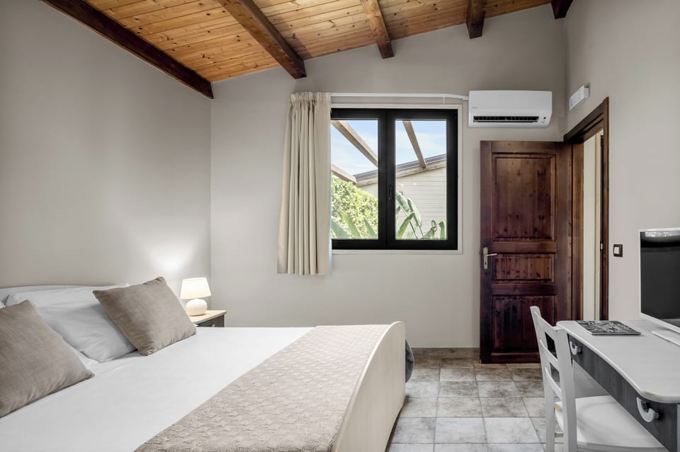 Apartment, Annex Building | In-room safe, laptop workspace, blackout drapes, free WiFi