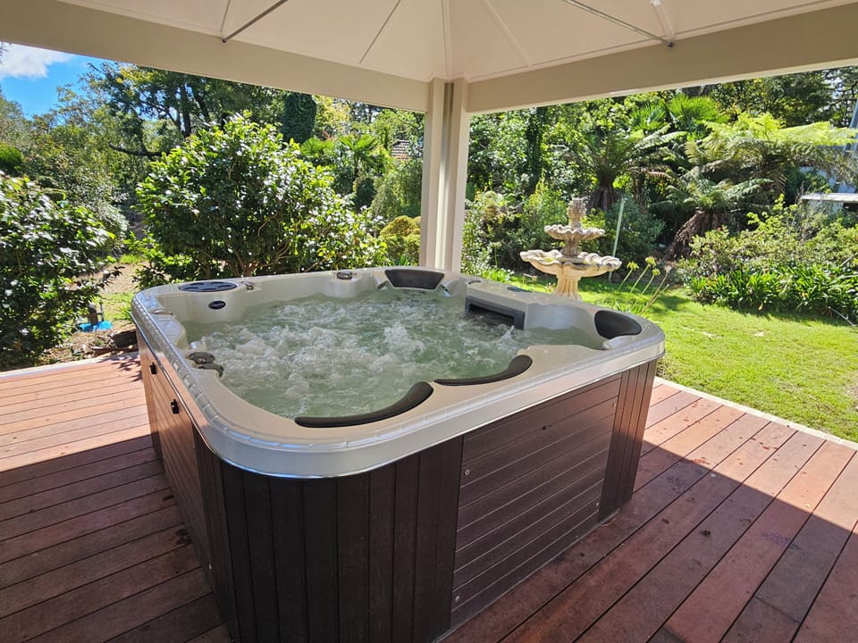 6 Person outdoor SPA cabana