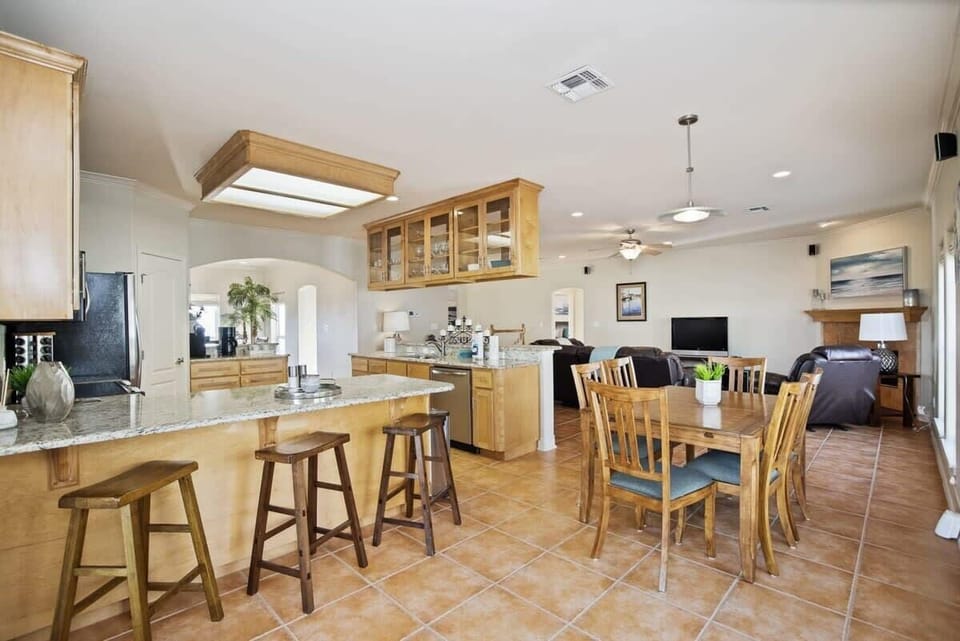 Kitchen & Dining Area — Granite Island with Bar Seating