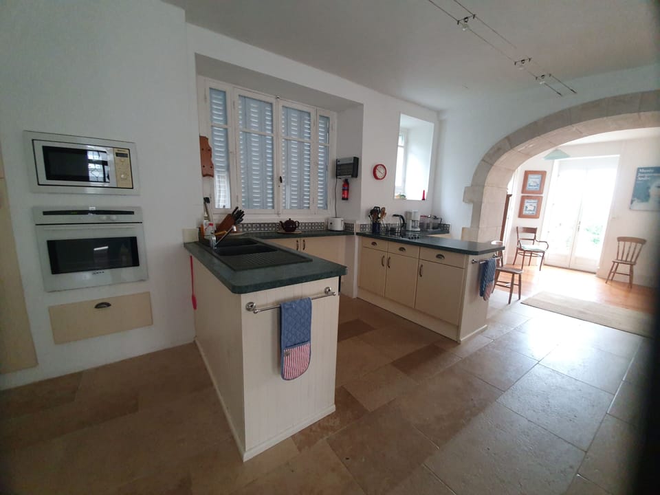 La Paillotte Kitchen