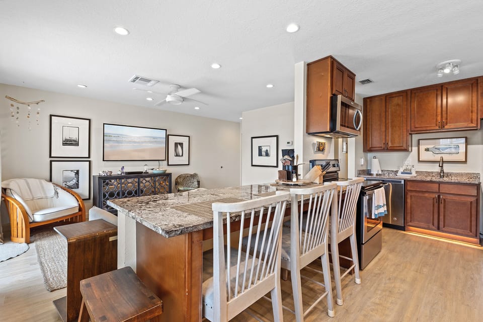 Eat-in bar seating