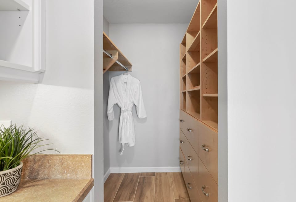 Custom closet