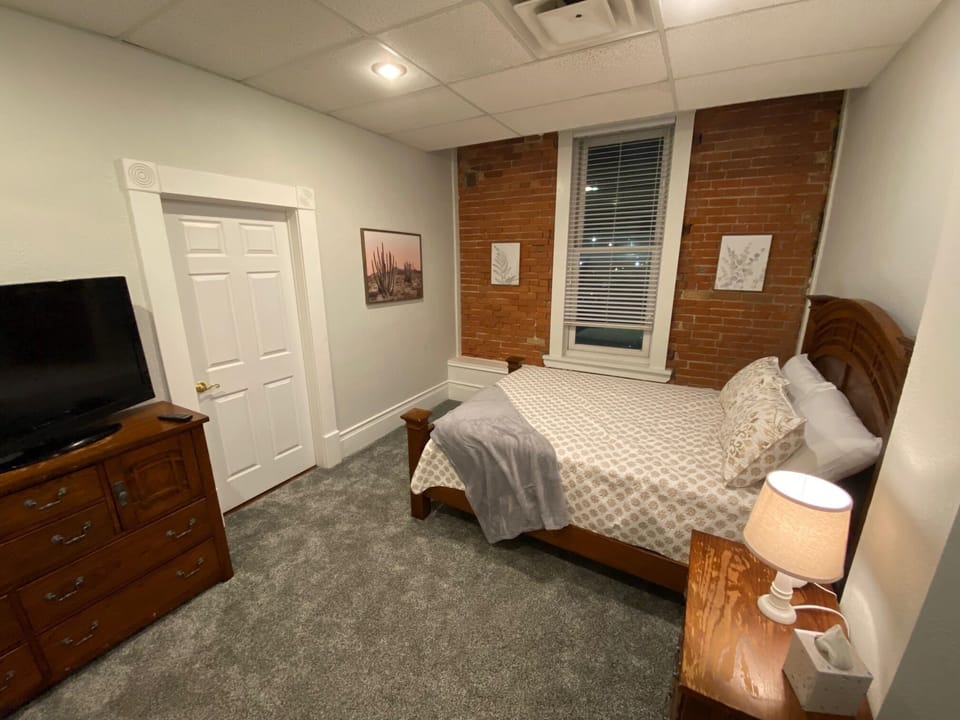 Queen Bedroom