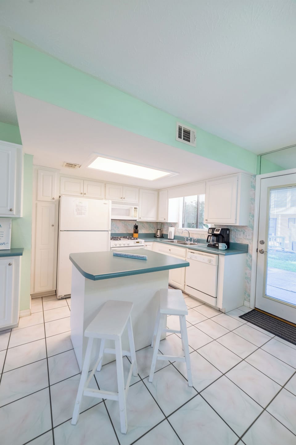You'll find everything you need in this gourmet kitchen