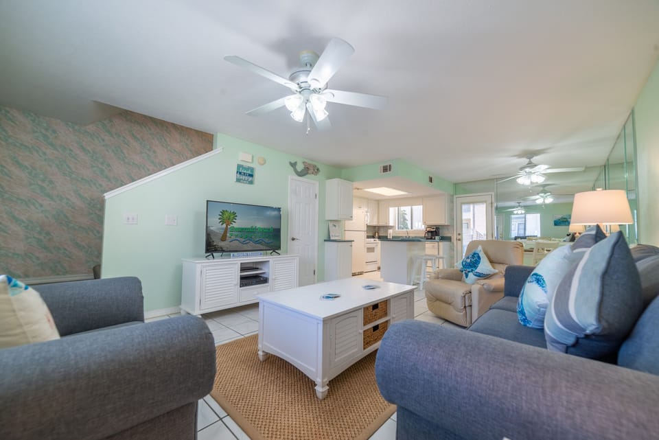 The open floor plan is great for entertaining family and friends