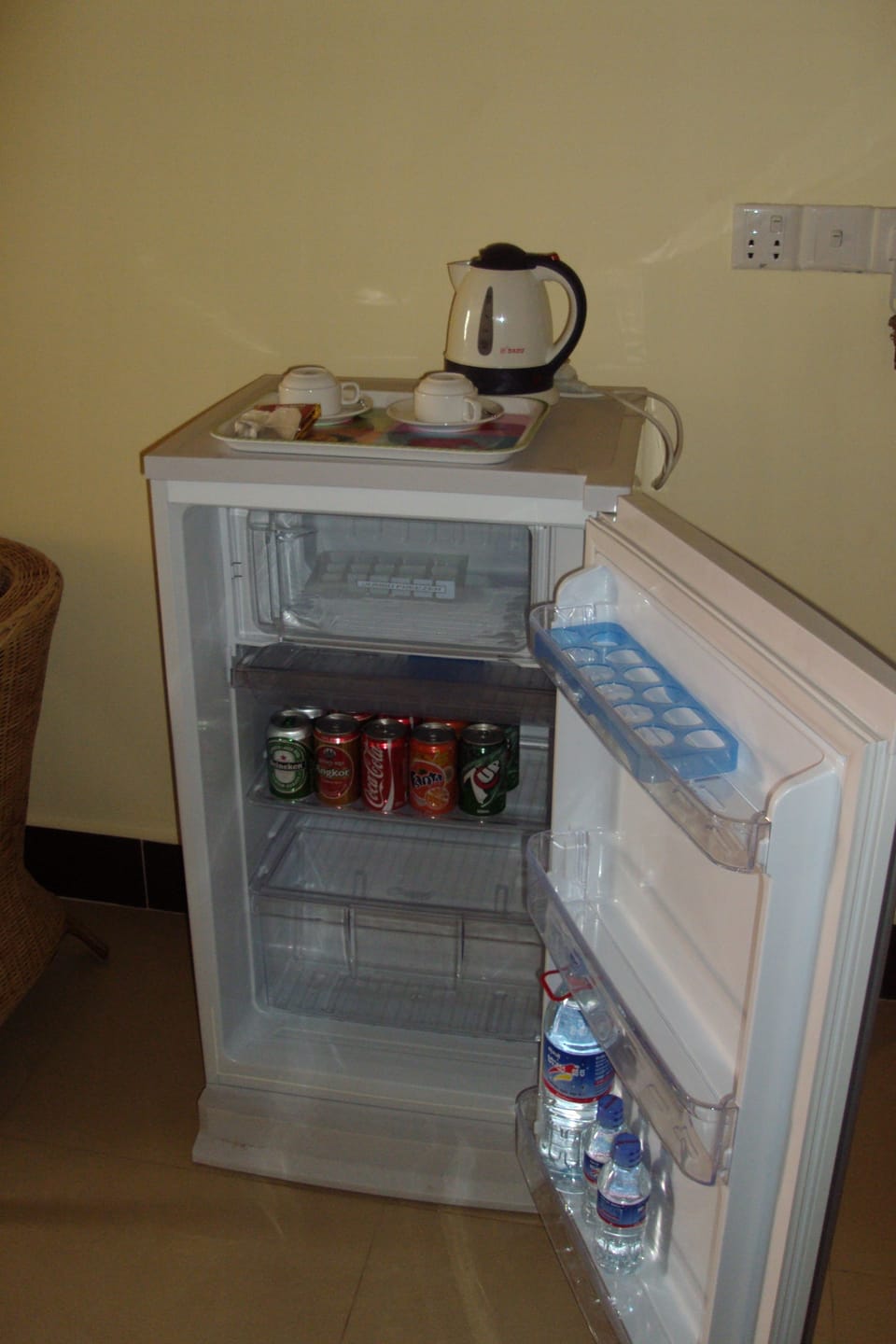 Mini-refrigerator